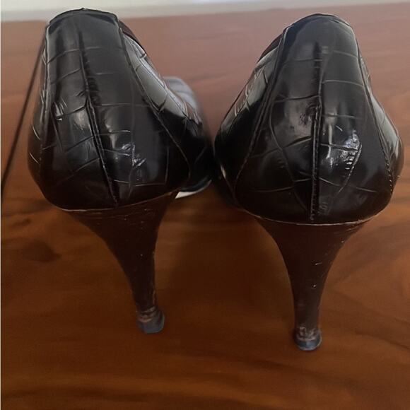 Tahari Enya women's high heels size 7.5. Brown snakeskin. - Picture 4 of 10